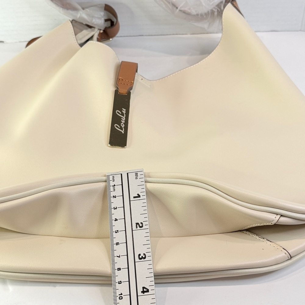 🆕 ✨ LouLu Luxe Creamy Pebble Shoulder Tote – Sleek & Sophisticated Carryall ✨ - Picture 14 of 16